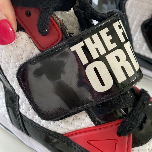 Disney Star Wars Stormtroopers The First Order High Top Sneakers. Boys Size 13 - Picture 5 of 7